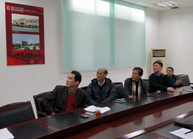 图8、点票、记票、宣布效果，评委们都在主要注视着优异专卖店名单的出炉