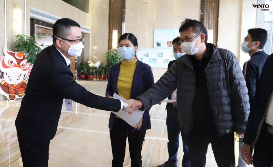 尊龙凯时人生就是搏销售副总司理曹俊陪同实地考察