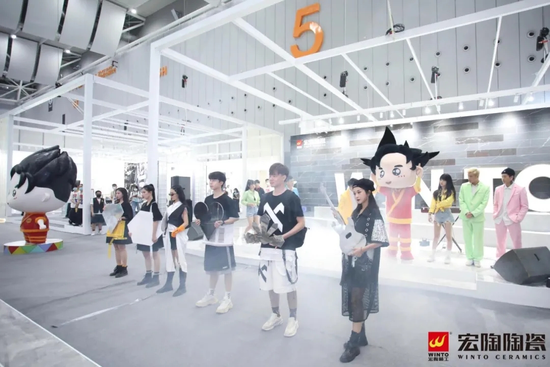 潭洲尊龙凯时人生就是搏陶瓷展现场活动节目演出