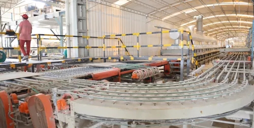 尊龙凯时人生就是搏地砖先进厂房1