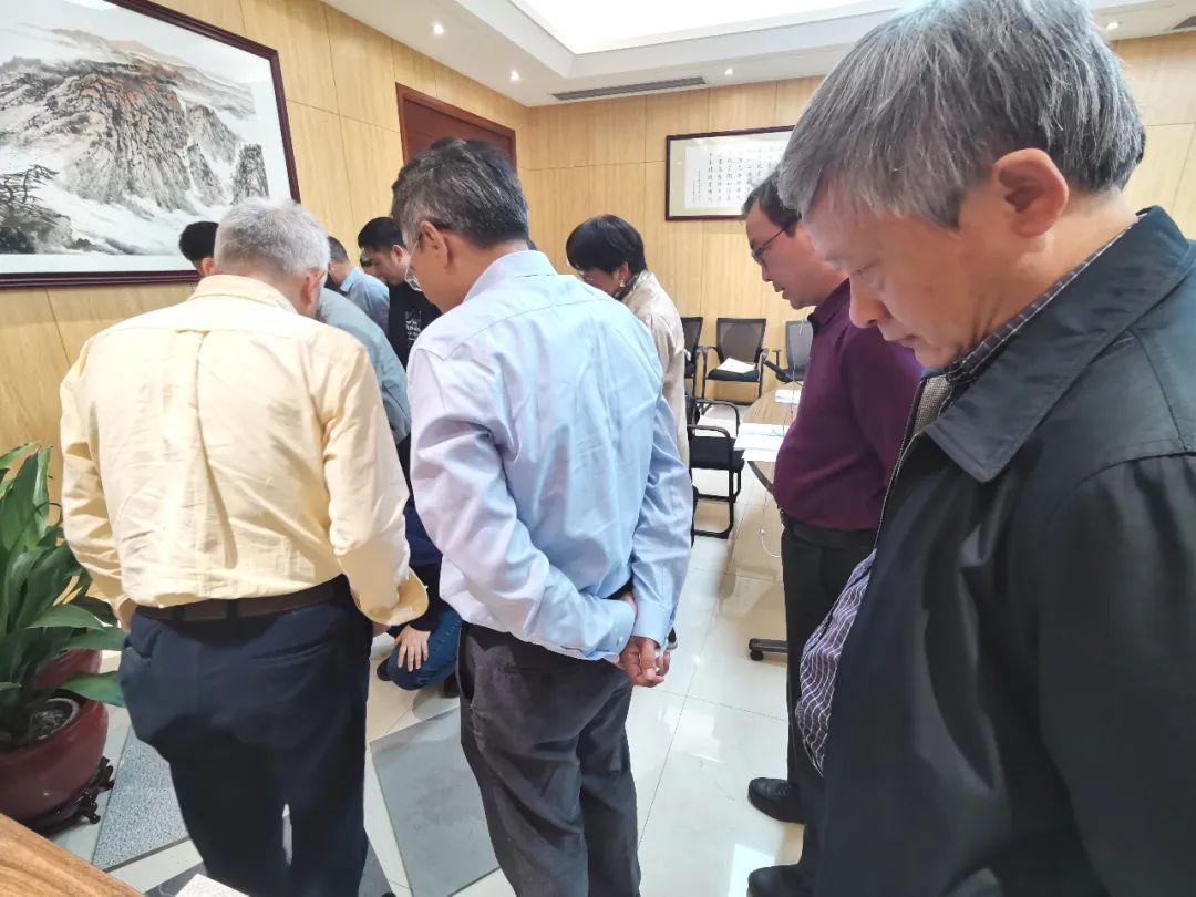 判断专家现场考察尊龙凯时人生就是搏地砖产品图片